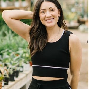 Black Piping Classy Sweater Tank medium. Gently worn once. Did not use dryer